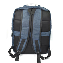 USB point laptop bag, demonstrating security features.